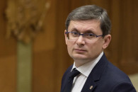 Спикер парламента призвал граждан не пользоваться электронной почтой с доменом "ru"