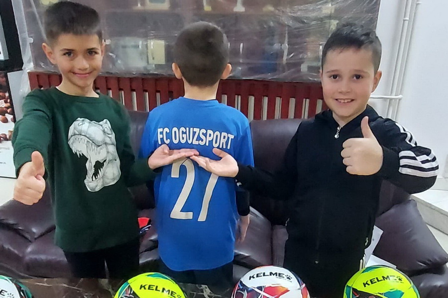 "Повысили свое мастерство": юные футболисты "Огузспорта" стали четвертыми в Румынии
