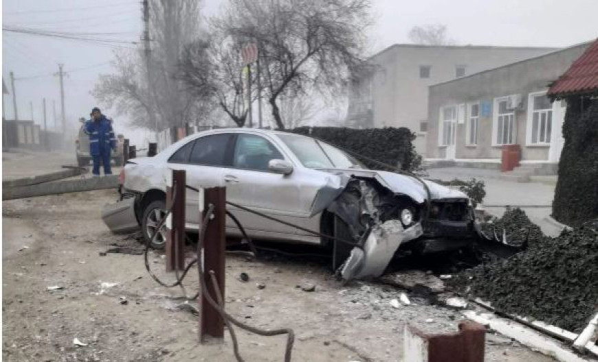 В Вулканештах автомобиль снес забор детсада: водитель скрылся с места ДТП