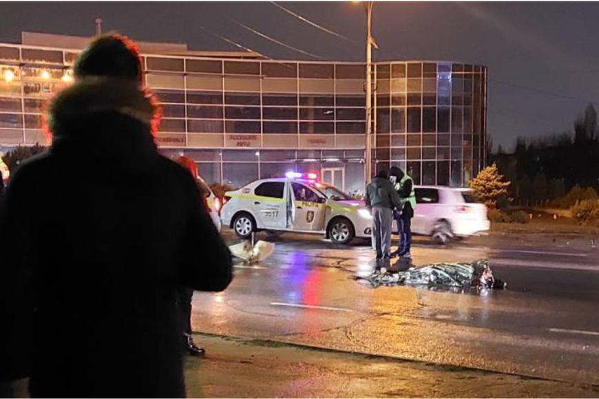 Насмерть сбил женщину на переходе в Кишиневе легковой автомобиль