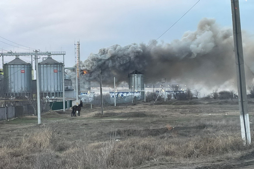 Еще один пожар в порту Джурджулешт: снова горит резервуар со шротом подсолнечника