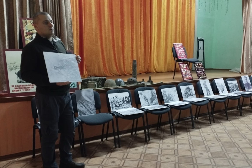 "Бессмертный Сталинград": детям в Гагаузии представили передвижную выставку