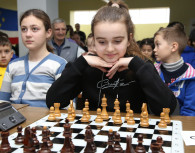 В Комрате проходит первенство по шахматам: представлены 12 районов страны