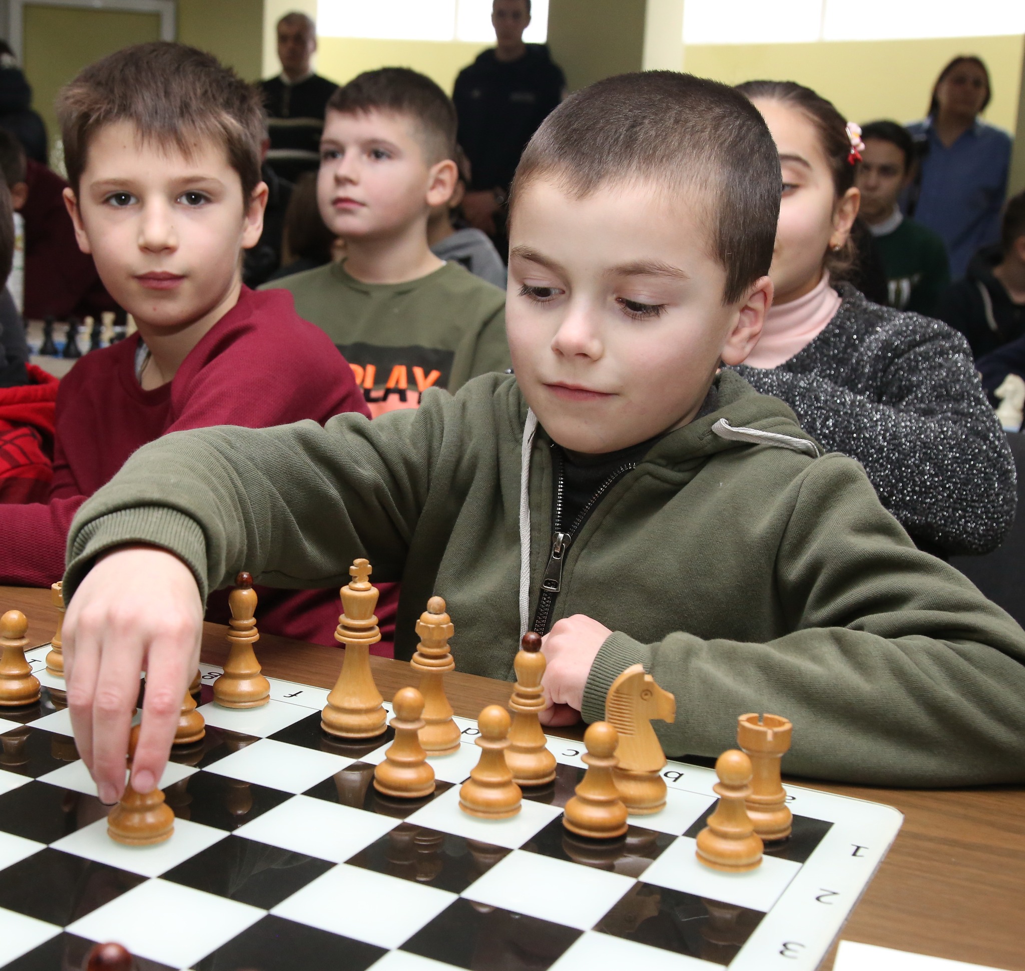 В Комрате проходит первенство по шахматам: представлены 12 районов страны