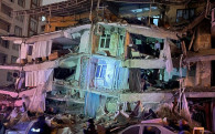 В Турции произошло землетрясение магнитудой 7,4: число погибших растет
