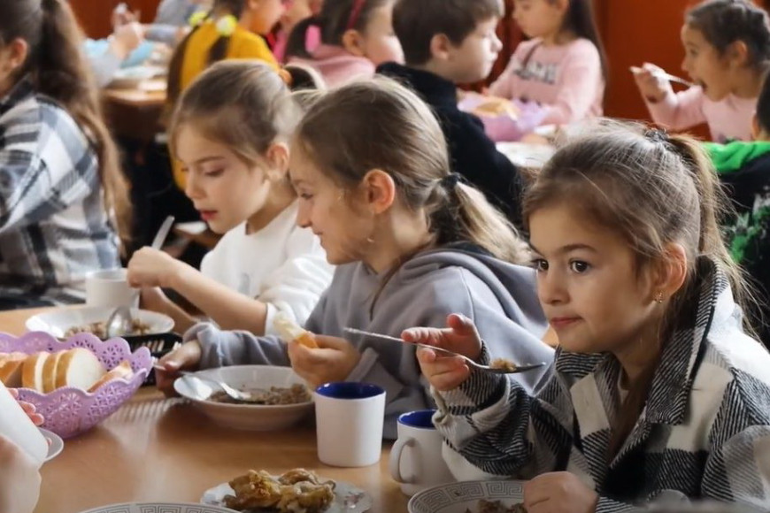 Мясо, каши, молочные продукты: каждый школьник в Гагаузии получает ежедневное горячее питание