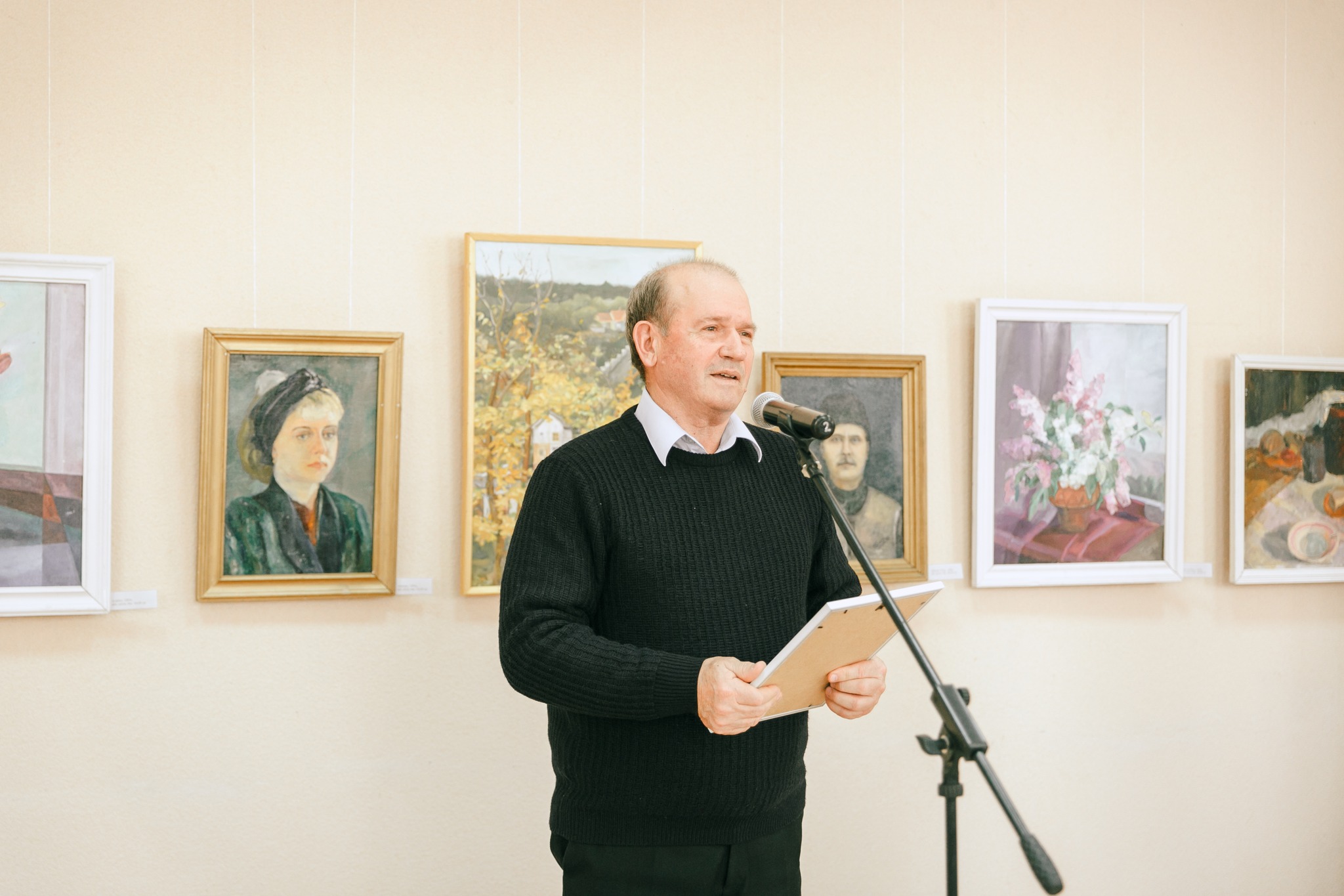 Mesajele timpului: выставка картин молдавского художника открылась в Комрате