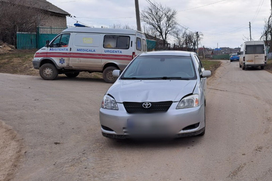В Каушанах молодую мать с младенцем снес автомобиль