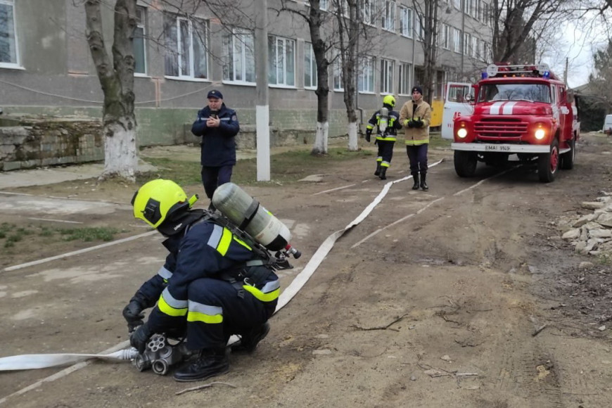 Эвакуация людей и пожарные в больнице Вулканешт: что там произошло