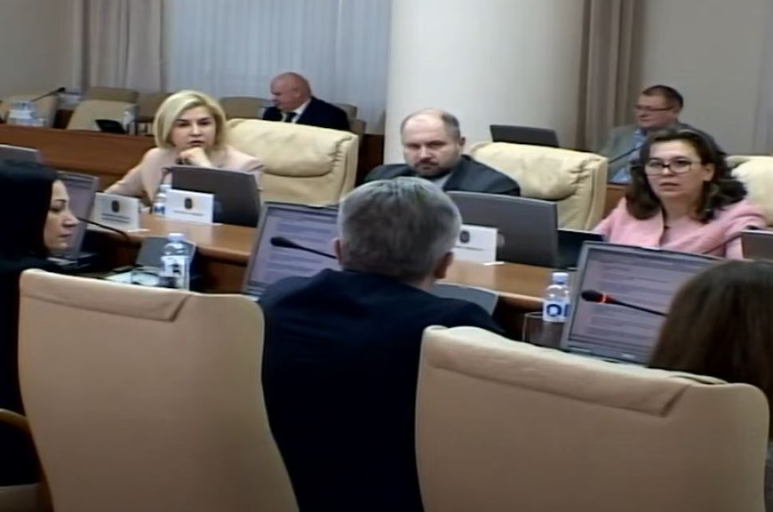 Перепалка в кабмине: министр Топалэ не смог ответить башкану, что предполагает стратегия образования