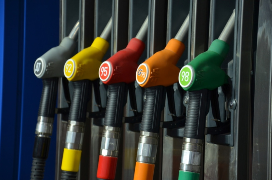 Обновленные цены на топливо в выходные дни опубликовали в НАРЭ