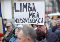 Парламент Молдовы проведет второе чтение закона "о румынском языке"