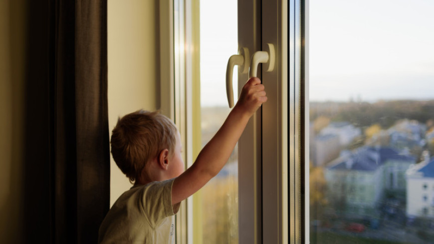 В Бельцах четырехлетний ребенок выпал из окна седьмого этажа