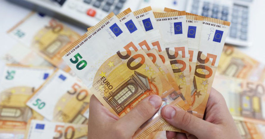 Жители Молдовы устремились в обменные пункты, чтобы продать евро и доллары