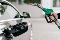 В Молдове дешевеет автомобильное топливо