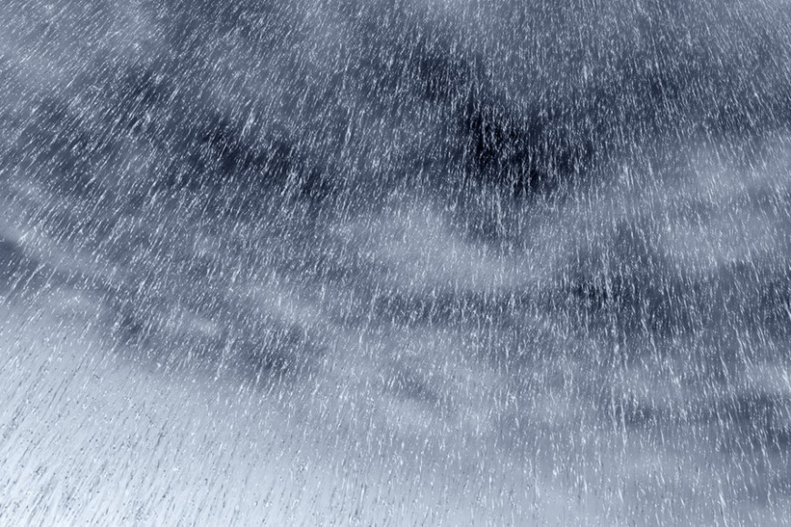 Ливни и заморозки: синоптики объявили сразу два “жёлтых” кода