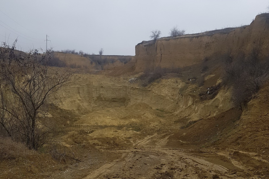 Ущерб на полмиллиона. Из карьера в Комрате неизвестные воруют песок, делом занялись прокуроры
