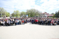День родного языка в Гагаузии: в Чадыр-Лунге дети исполнили гимн, выстроившись в форму сердца