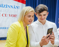 «Знания меняют детей, взрослых и весь мир». В Гагаузии чествовали победителей предметных олимпиад