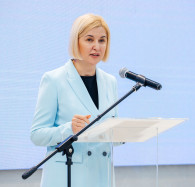 «Сила матери сильнее законов природы». Ирина Влах вручила медали многодетным семьям Гагаузии