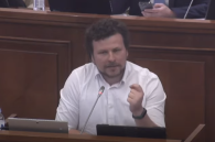 "Мы не живем в сказке": депутат PAS объяснил, почему зарплата повышается не всем