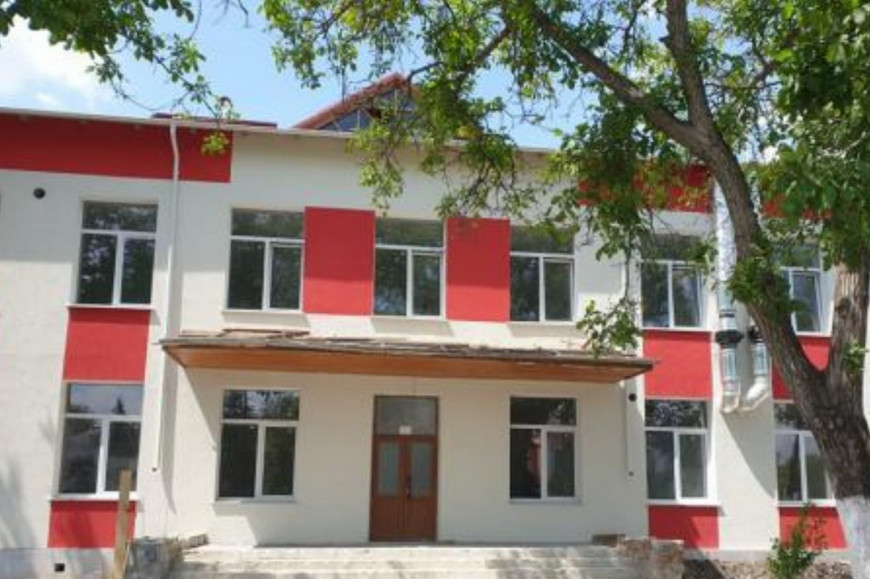 В самом крупном лицее Гагаузии заменят кровлю