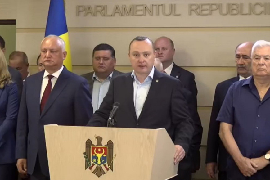 Оппозиция инициирует вотум недоверия правительству Речана