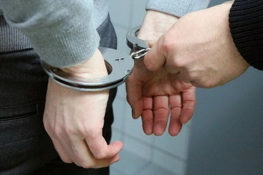 В Чадыр-Лунге во время конвоирования в полицейский участок мужчина нанес себе травмы