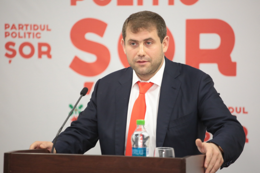 Шор: список Исполкома, предложенный Константиновым, "был заполнен любовницами, кумовьями и детьми депутатов"
