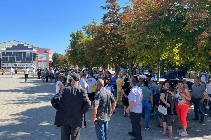 Заседание НСГ и митинг: в Комрат стягивают дополнительные силы правоохранителей