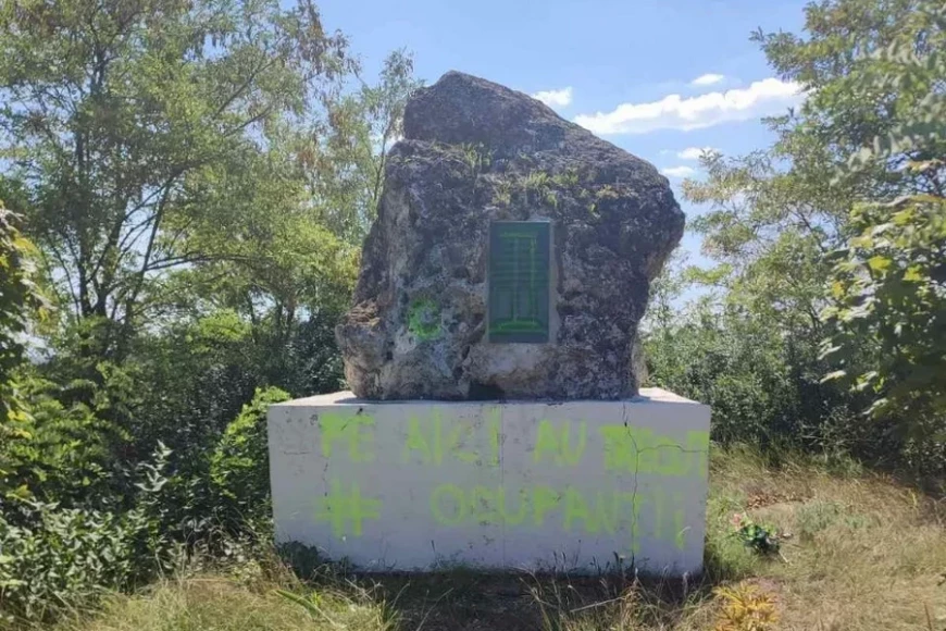 На севере Молдовы осквернили памятник советским воинам