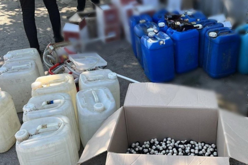 Подделанный алкоголь вместо известных брендов: В Бельцах раскрыли деятельность преступной группы