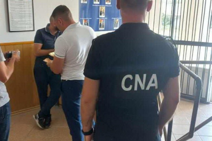 В Молдове за взятку в 1,5 тысячи евро задержан полицейский