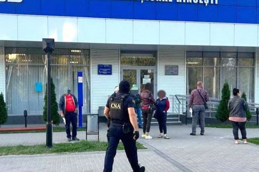От 300 до 1200 евро за водительские права: в Хынчештах раскрыли коррупционную схему