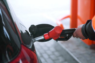Несмотря на ситуацию на мировом рынке: в Молдове падают цены на топливо