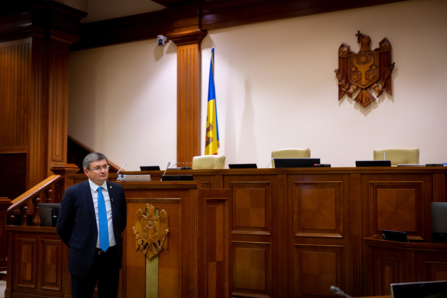 Лидер PAS Гросу экстренно собирает заседание парламента
