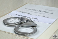 Незваный гость: в Кицканах мужчина вынес из дома приятеля продукты, вещи и алкоголь