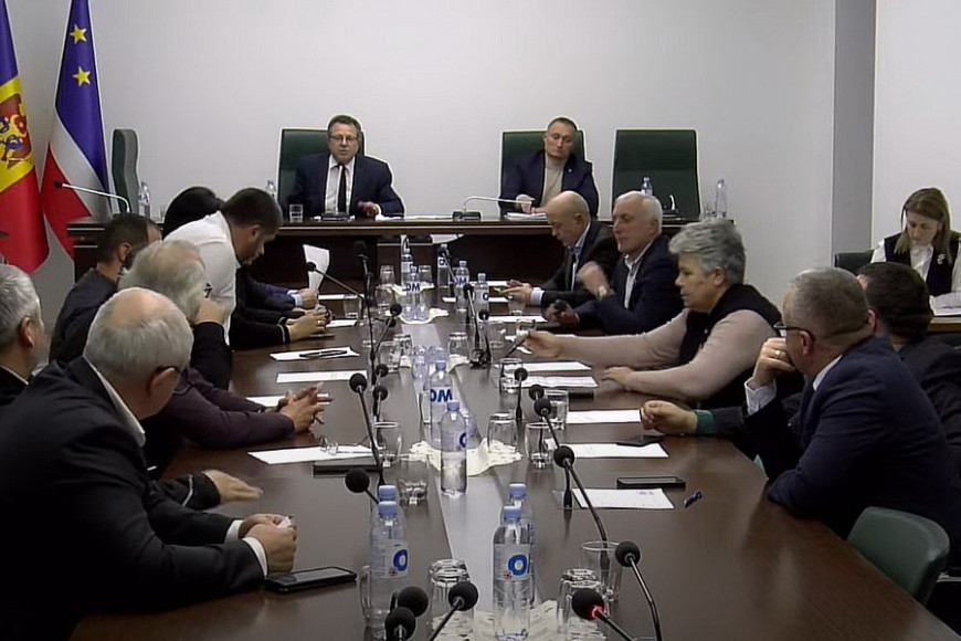 Заседание НСГ подошло к концу. Для чего депутаты его перенесли