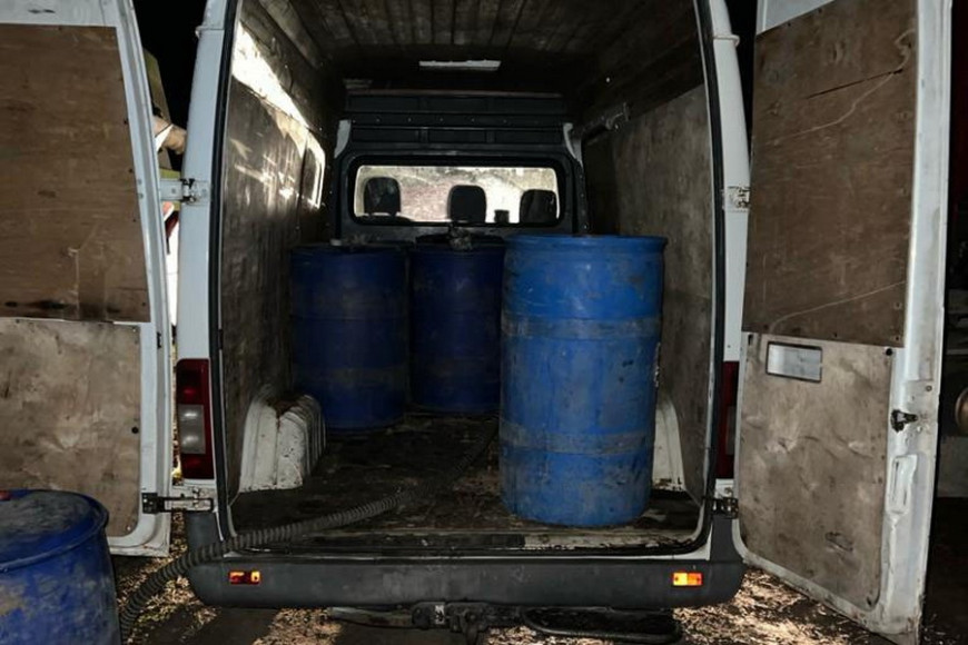 Пять тонн контрафактного алкоголя нашли пограничники на севере страны