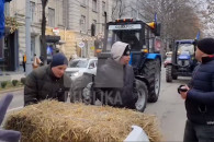 Протест фермеров в Кишиневе: на улицах навоз и трактора