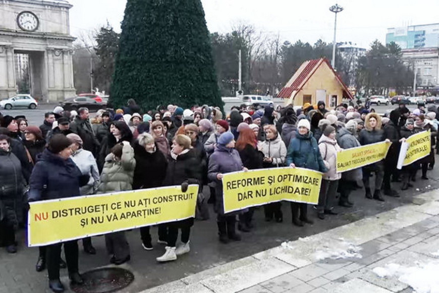 "Не трогайте то, что вы не строили": в Молдове врачи вышли на протест