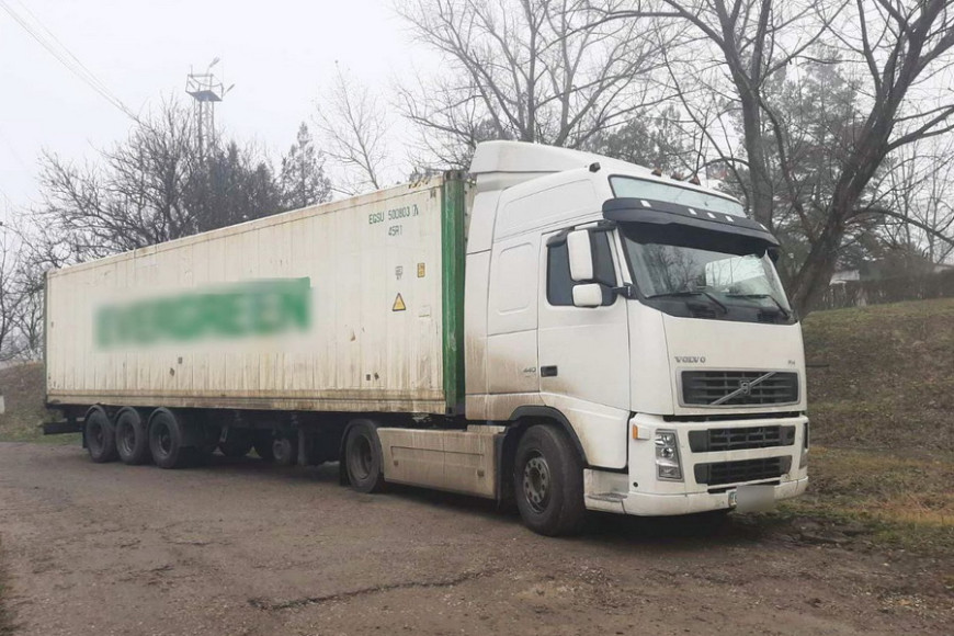 Сменил номера перед поездкой в Молдову: в Вулканештах задержали украинца на грузовике