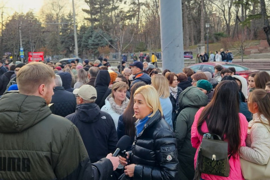 "Это только начало". Ирина Влах поддержала протестующих в Кишиневе врачей