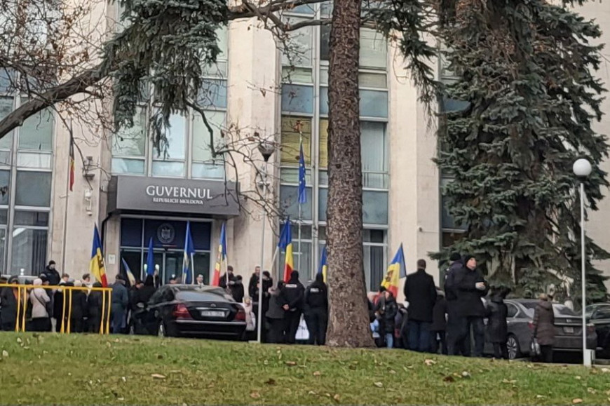 Правительство ликвидирует университет. В Кишиневе идет протест