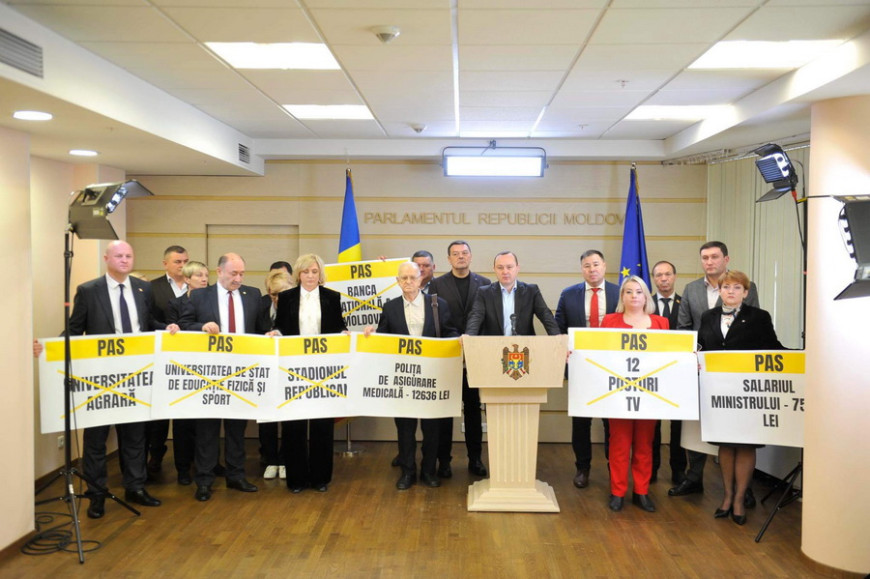 Опять бойкот в парламенте: БКС – против решений властей по больницам и ВУЗам