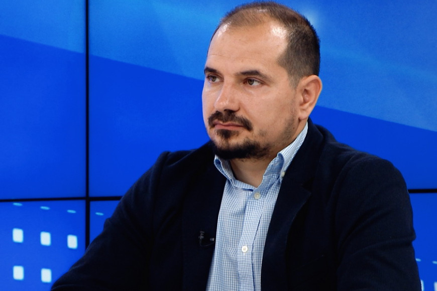 Бузу о повышении зарплаты сотрудников правительства: Необходимая мера
