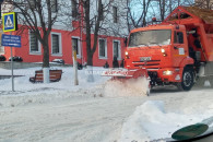 Снегопад в Комрате: коммунальщики "откапывают" город из сугробов