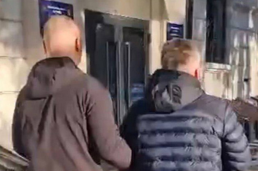 "Ваш родственник попал в ДТП": двух мошенников задержали в Кишиневе