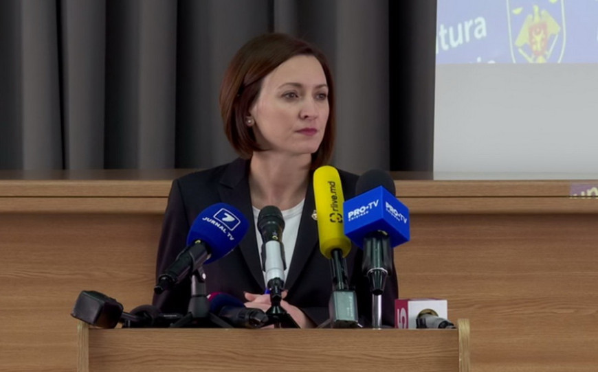 "Спрашивайте на румынском": глава Антикоррупционой прокуратуры отказалась отвечать журналисту на русском