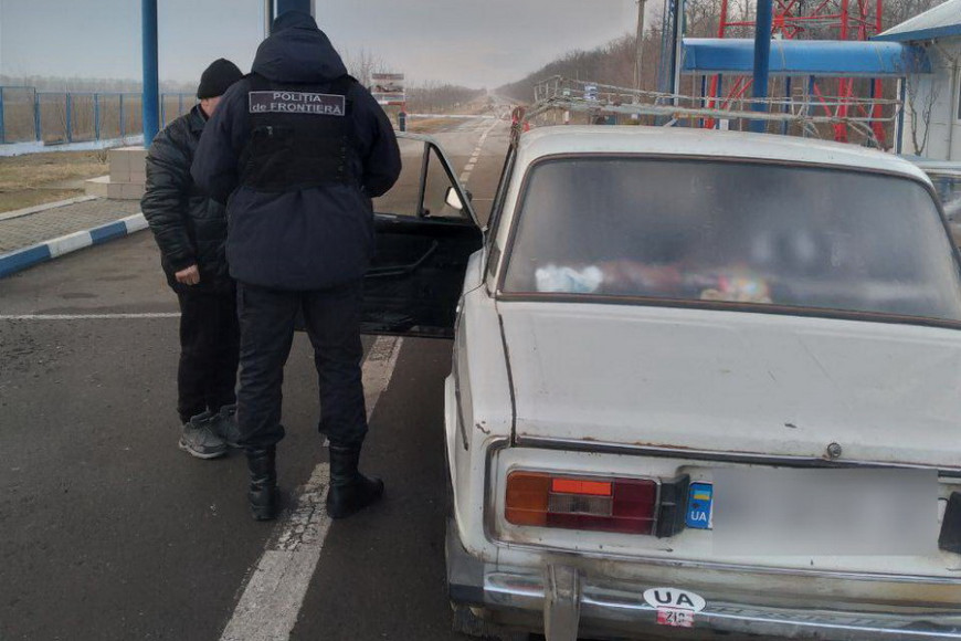Жителя Конгаза задержали на таможне: уклонялся от уголовного преследования